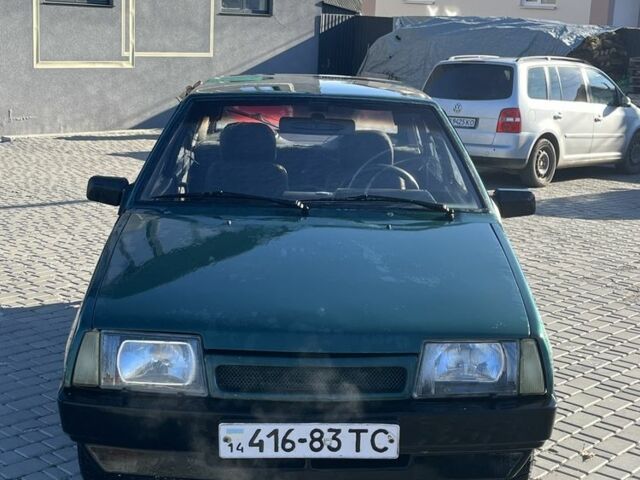 Зеленый ВАЗ 2109, объемом двигателя 1.5 л и пробегом 374 тыс. км за 800 $, фото 1 на Automoto.ua