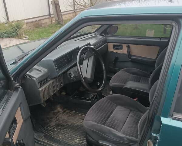 Зеленый ВАЗ 2109, объемом двигателя 1.5 л и пробегом 200 тыс. км за 950 $, фото 3 на Automoto.ua