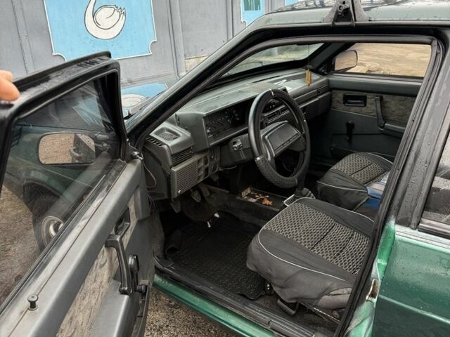 Зеленый ВАЗ 2109, объемом двигателя 1.5 л и пробегом 130 тыс. км за 1200 $, фото 4 на Automoto.ua
