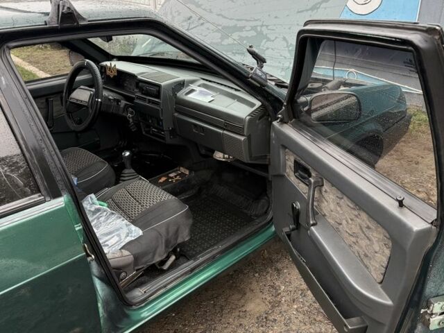 Зеленый ВАЗ 2109, объемом двигателя 1.5 л и пробегом 130 тыс. км за 1200 $, фото 3 на Automoto.ua