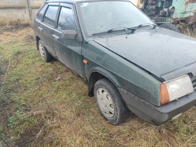 Зеленый ВАЗ 2109, объемом двигателя 1 л и пробегом 300 тыс. км за 1600 $, фото 3 на Automoto.ua