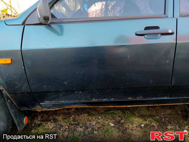 Зеленый ВАЗ 2109, объемом двигателя 1.5 л и пробегом 200 тыс. км за 900 $, фото 2 на Automoto.ua