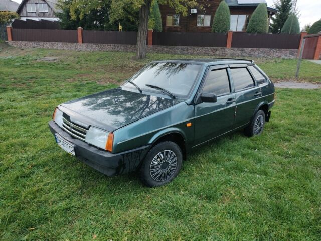 Зеленый ВАЗ 2109, объемом двигателя 1.5 л и пробегом 190 тыс. км за 2000 $, фото 2 на Automoto.ua