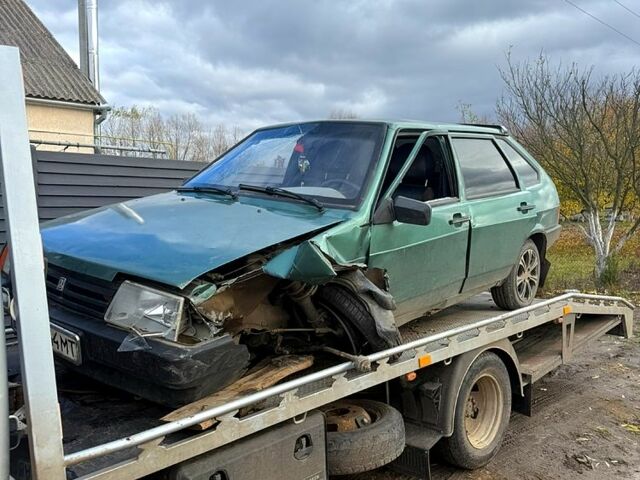 Зеленый ВАЗ 2109, объемом двигателя 1.6 л и пробегом 150 тыс. км за 600 $, фото 2 на Automoto.ua