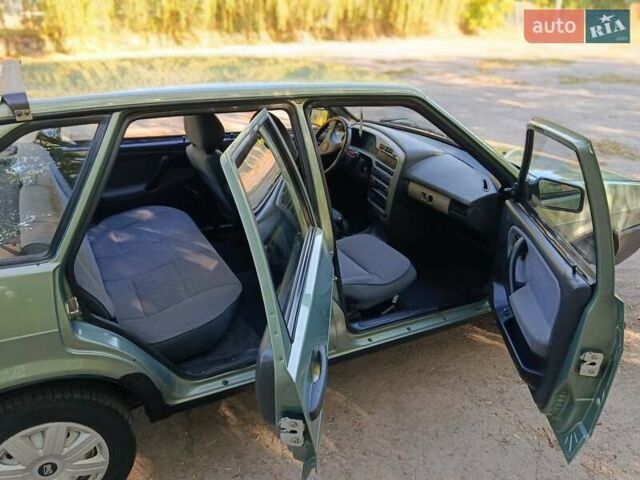 Зеленый ВАЗ 2109, объемом двигателя 1.6 л и пробегом 104 тыс. км за 2550 $, фото 2 на Automoto.ua