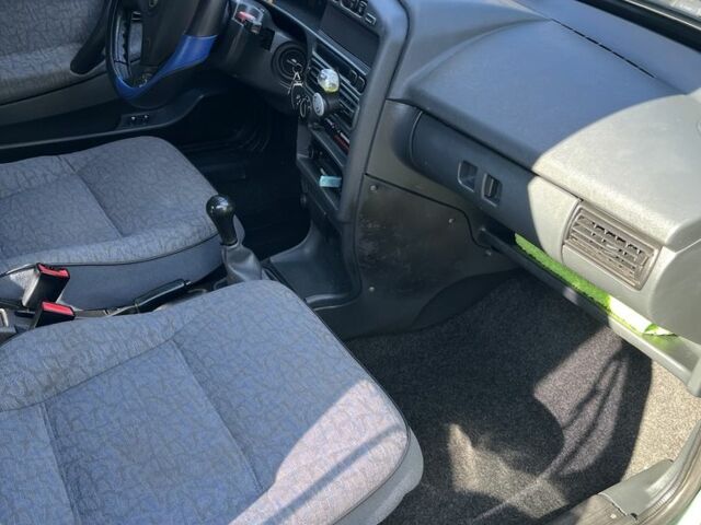 Зелений ВАЗ 2109, об'ємом двигуна 1.6 л та пробігом 90 тис. км за 2000 $, фото 10 на Automoto.ua