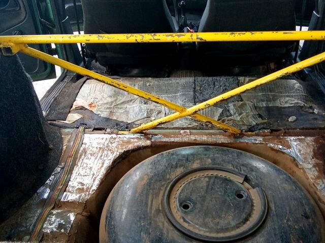 Зелений ВАЗ 2109, об'ємом двигуна 1.6 л та пробігом 300 тис. км за 1000 $, фото 1 на Automoto.ua