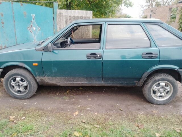 Зеленый ВАЗ 2109, объемом двигателя 1.5 л и пробегом 242 тыс. км за 1200 $, фото 3 на Automoto.ua