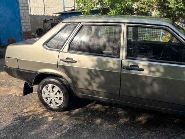 Зеленый ВАЗ 2109, объемом двигателя 1.5 л и пробегом 300 тыс. км за 1649 $, фото 2 на Automoto.ua