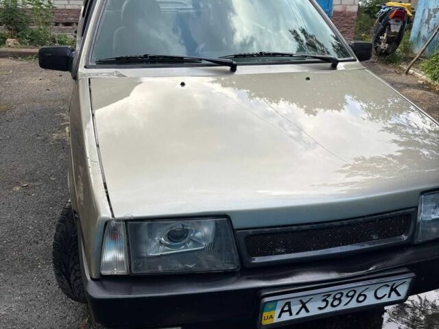 Зеленый ВАЗ 2109, объемом двигателя 1.5 л и пробегом 300 тыс. км за 1649 $, фото 8 на Automoto.ua