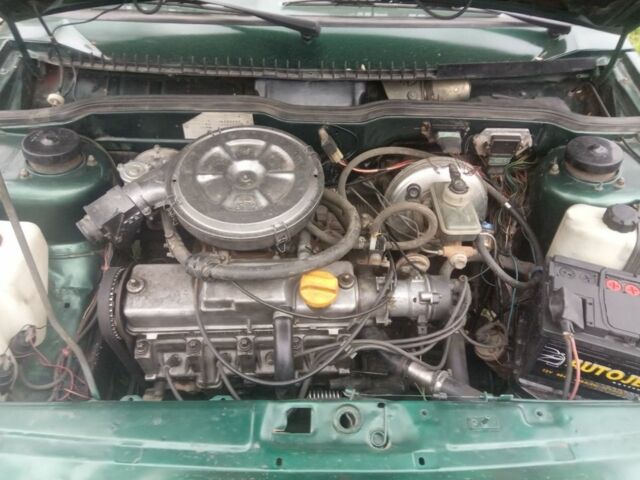 Зелений ВАЗ 2109, об'ємом двигуна 1.5 л та пробігом 200 тис. км за 2000 $, фото 1 на Automoto.ua