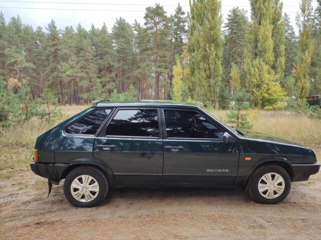 Зеленый ВАЗ 2109, объемом двигателя 1.5 л и пробегом 130 тыс. км за 1300 $, фото 1 на Automoto.ua