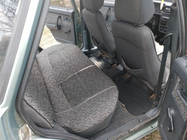 Зелений ВАЗ 2109, об'ємом двигуна 1.5 л та пробігом 375 тис. км за 1237 $, фото 4 на Automoto.ua