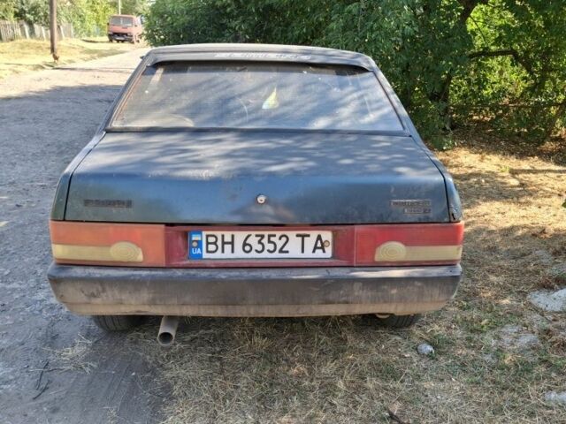 Зеленый ВАЗ 2109, объемом двигателя 1.5 л и пробегом 280 тыс. км за 1100 $, фото 4 на Automoto.ua