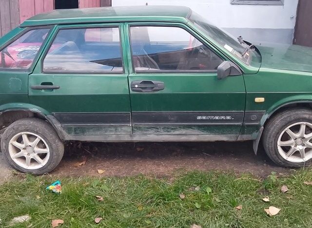 Зеленый ВАЗ 2109, объемом двигателя 1.5 л и пробегом 34 тыс. км за 1100 $, фото 1 на Automoto.ua