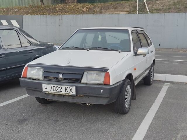 Белый ВАЗ 21093, объемом двигателя 1.5 л и пробегом 300 тыс. км за 999 $, фото 1 на Automoto.ua