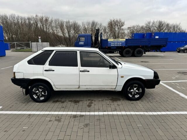 Белый ВАЗ 21093, объемом двигателя 1.5 л и пробегом 150 тыс. км за 999 $, фото 4 на Automoto.ua