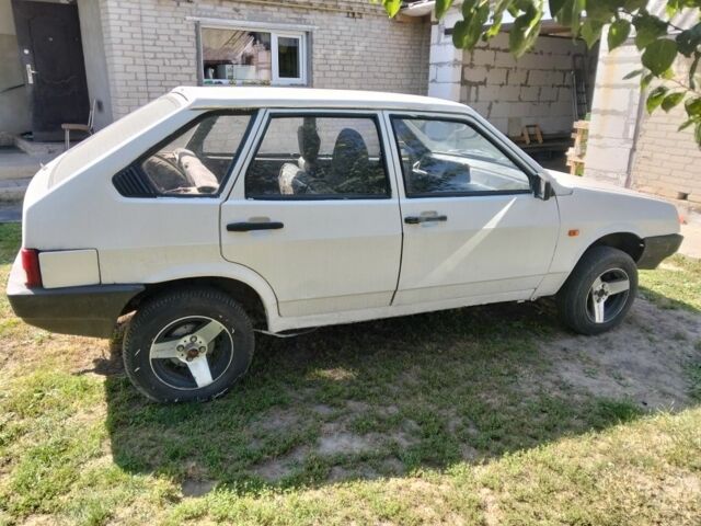 Белый ВАЗ 21093, объемом двигателя 1.5 л и пробегом 46 тыс. км за 700 $, фото 2 на Automoto.ua