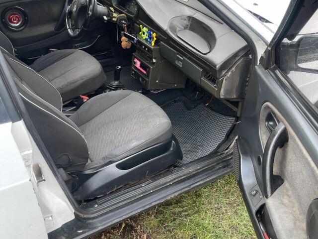 Білий ВАЗ 21093, об'ємом двигуна 1.5 л та пробігом 200 тис. км за 599 $, фото 7 на Automoto.ua