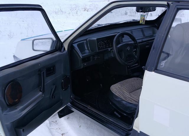 Белый ВАЗ 21093, объемом двигателя 1.5 л и пробегом 160 тыс. км за 1100 $, фото 15 на Automoto.ua