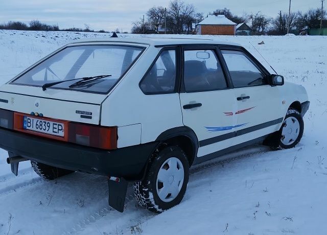 Белый ВАЗ 21093, объемом двигателя 1.5 л и пробегом 160 тыс. км за 1100 $, фото 4 на Automoto.ua