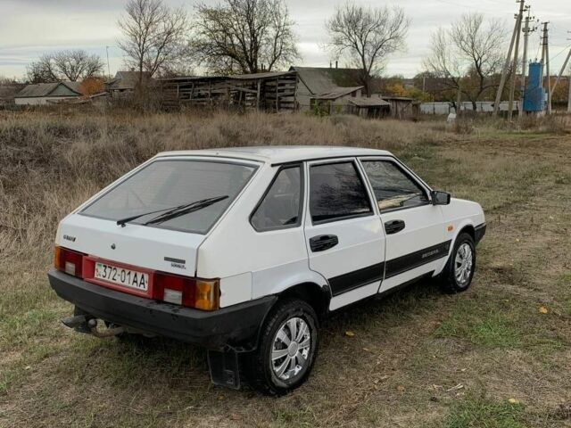 Белый ВАЗ 21093, объемом двигателя 1.5 л и пробегом 100 тыс. км за 833 $, фото 4 на Automoto.ua