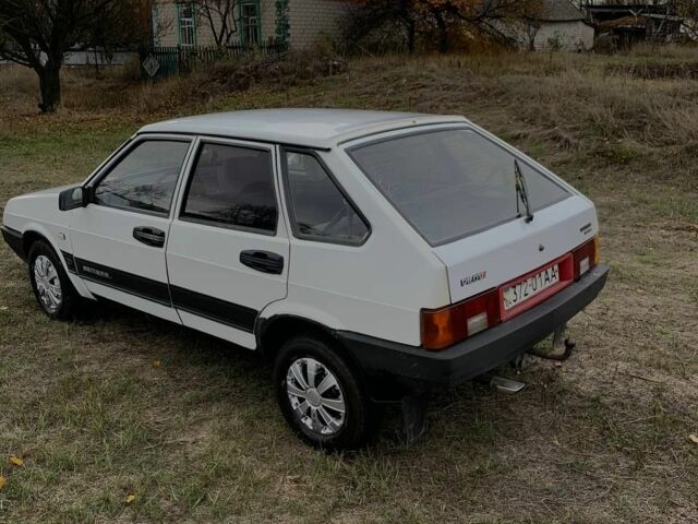 Белый ВАЗ 21093, объемом двигателя 1.5 л и пробегом 100 тыс. км за 833 $, фото 3 на Automoto.ua