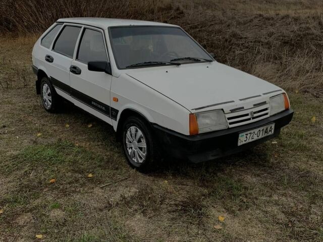 Белый ВАЗ 21093, объемом двигателя 1.5 л и пробегом 100 тыс. км за 833 $, фото 2 на Automoto.ua