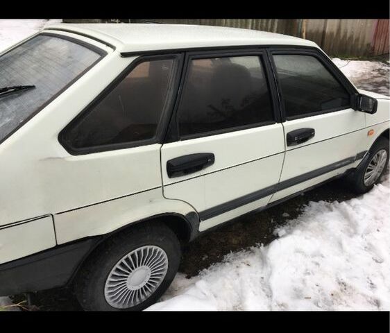 Белый ВАЗ 21093, объемом двигателя 1.5 л и пробегом 60 тыс. км за 759 $, фото 3 на Automoto.ua