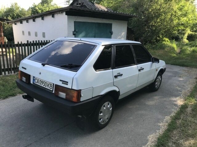 Белый ВАЗ 21093, объемом двигателя 1.5 л и пробегом 200 тыс. км за 1650 $, фото 3 на Automoto.ua