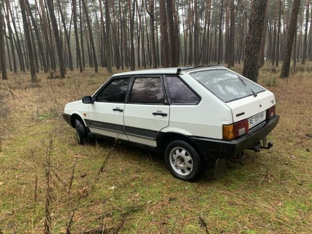 Белый ВАЗ 21093, объемом двигателя 1.5 л и пробегом 120 тыс. км за 1000 $, фото 3 на Automoto.ua