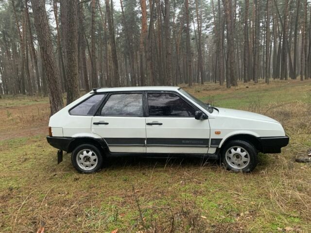 Белый ВАЗ 21093, объемом двигателя 1.5 л и пробегом 120 тыс. км за 1000 $, фото 2 на Automoto.ua