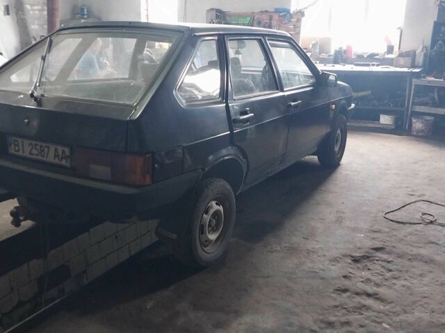 Черный ВАЗ 21093, объемом двигателя 1.3 л и пробегом 200 тыс. км за 558 $, фото 2 на Automoto.ua