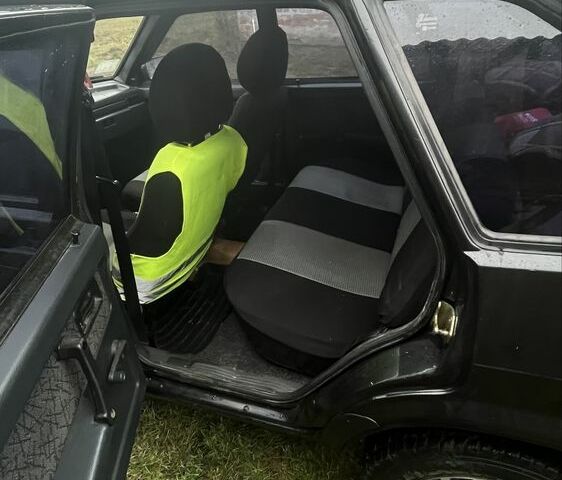 Черный ВАЗ 21093, объемом двигателя 1.5 л и пробегом 110 тыс. км за 1700 $, фото 5 на Automoto.ua