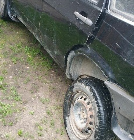 Черный ВАЗ 21093, объемом двигателя 1 л и пробегом 181 тыс. км за 350 $, фото 5 на Automoto.ua