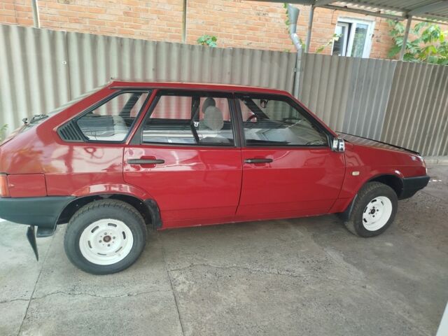 Красный ВАЗ 21093, объемом двигателя 1.5 л и пробегом 200 тыс. км за 1812 $, фото 5 на Automoto.ua