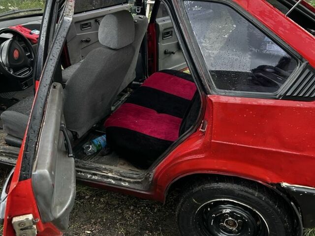 ВАЗ 21093 1990 в Житомире на Automoto.ua Красный ВАЗ 21093, объемом двигателя 1.5 л и пробегом 200 тыс. км за 553 $, фото 7 на Automoto.ua