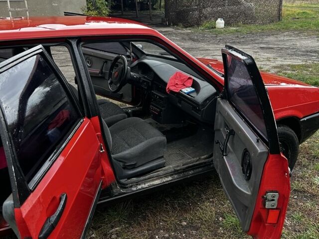 ВАЗ 21093 1990 в Житомире на Automoto.ua Красный ВАЗ 21093, объемом двигателя 1.5 л и пробегом 200 тыс. км за 553 $, фото 4 на Automoto.ua