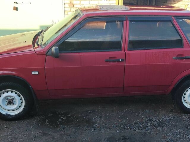 Красный ВАЗ 21093, объемом двигателя 1.5 л и пробегом 467 тыс. км за 950 $, фото 1 на Automoto.ua