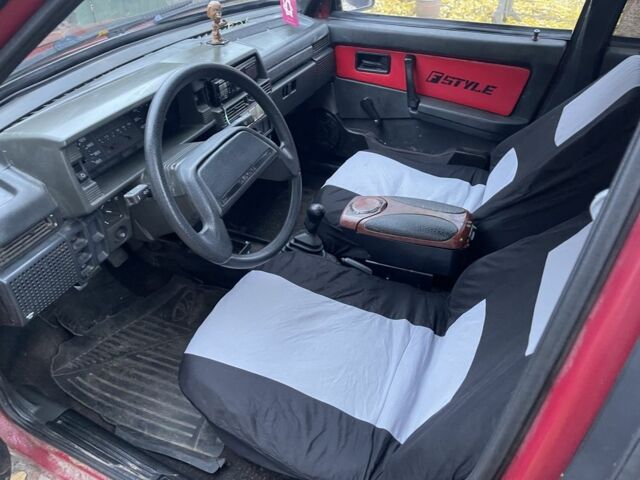 Красный ВАЗ 21093, объемом двигателя 1.5 л и пробегом 200 тыс. км за 950 $, фото 6 на Automoto.ua