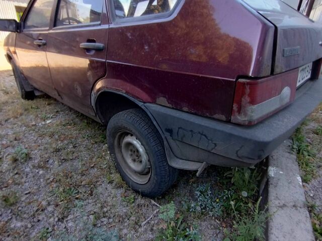 Красный ВАЗ 21093, объемом двигателя 0 л и пробегом 250 тыс. км за 899 $, фото 3 на Automoto.ua
