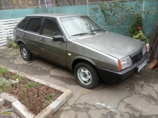 Серый ВАЗ 21093, объемом двигателя 1 л и пробегом 100 тыс. км за 800 $, фото 2 на Automoto.ua