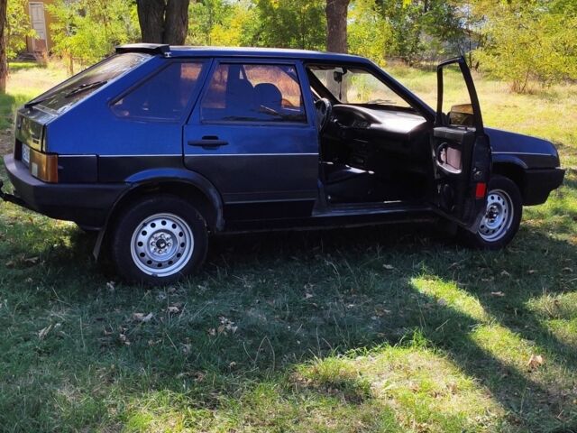 Синий ВАЗ 21093, объемом двигателя 1.5 л и пробегом 220 тыс. км за 1300 $, фото 2 на Automoto.ua
