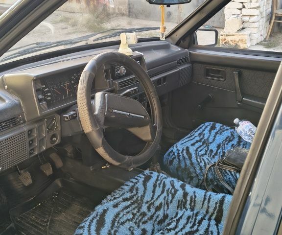 Синий ВАЗ 21093, объемом двигателя 1.5 л и пробегом 330 тыс. км за 1600 $, фото 3 на Automoto.ua