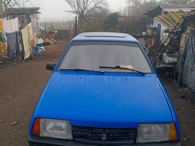 Синий ВАЗ 21093, объемом двигателя 1 л и пробегом 77 тыс. км за 950 $, фото 2 на Automoto.ua
