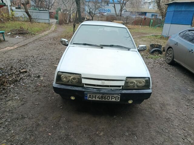 Белый ВАЗ 21099, объемом двигателя 1.3 л и пробегом 80 тыс. км за 1500 $, фото 5 на Automoto.ua