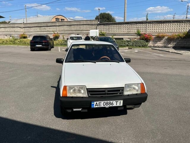 Белый ВАЗ 21099, объемом двигателя 1.5 л и пробегом 11 тыс. км за 1500 $, фото 2 на Automoto.ua
