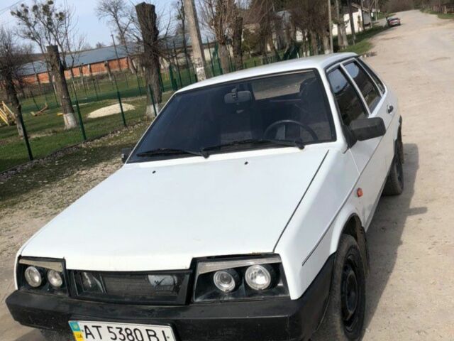Белый ВАЗ 21099, объемом двигателя 1.5 л и пробегом 80 тыс. км за 699 $, фото 2 на Automoto.ua