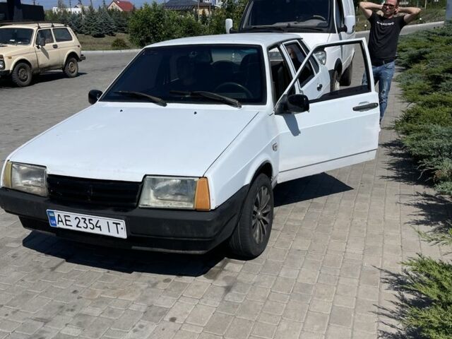 Белый ВАЗ 21099, объемом двигателя 1.5 л и пробегом 150 тыс. км за 800 $, фото 2 на Automoto.ua