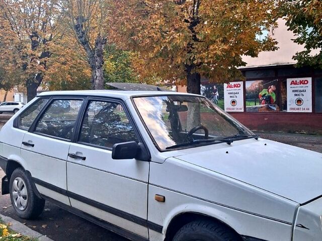 Белый ВАЗ 21099, объемом двигателя 1.3 л и пробегом 300 тыс. км за 1100 $, фото 1 на Automoto.ua